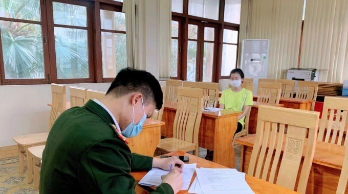 Phạt 25 triệu đồng đối với nữ công nhân thuê đò vượt sông trái phép từ vùng dịch vào Quảng Ninh