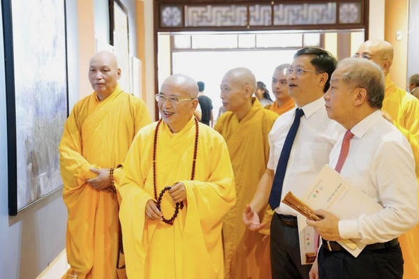 Khai mạc triển lãm Văn hoá Phật giáo - Festival Huế 2024