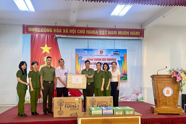 Hướng tới kỷ niệm 77 năm ngày Thương binh liệt sỹ: Công an Hà Nội với “Hành trình yêu thương xoa dịu nỗi đau da cam”