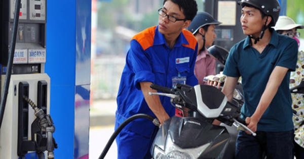 Tin kinh tế 7AM: Giá xăng dầu đồng loạt giảm mạnh; Số ca nhiễm Covid-19 tăng "sốc", giá vàng nóng trở lại