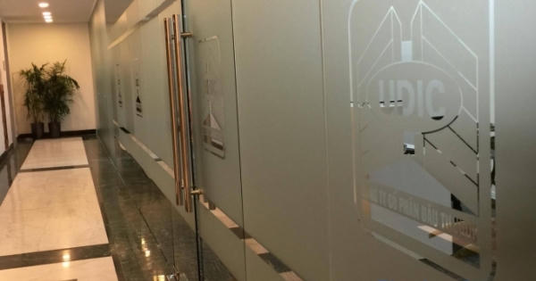 Tòa nhà Icon 4 Tower: Ngang nhiên chuyển đổi công năng tầng thương mại tòa nhà!