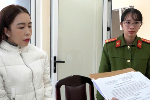 Khởi tố đối tượng lừa đảo chiếm đoạt 2,5 tỷ đồng tiền chơi huê Khởi tố đối tượng lừa đảo chiếm đoạt 2,5 tỷ đồng tiền chơi huê