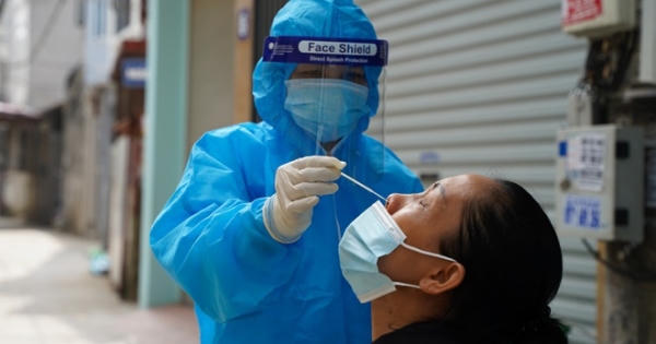 Bộ Y tế cho phép các địa phương cách ly F0 tại nhà khi số mắc tăng cao