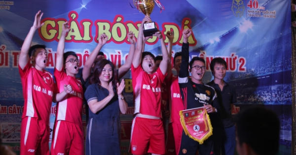 Giải bóng đá 'Tuổi trẻ hành động vì cộng đồng lần thứ 2': Các đội đều ủng hộ tiền thưởng vào quỹ từ thiện Giải bóng đá 'Tuổi trẻ hành động vì cộng đồng lần thứ 2': Các đội đều ủng hộ tiền thưởng vào quỹ từ thiện