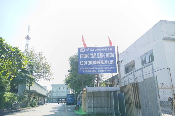 Chiêu trò đổi tem đăng kiểm: Bẫy mạo danh cán bộ, kẻ lừa đảo ‘gõ cửa’ chủ xe ô tô Chiêu trò đổi tem đăng kiểm: Bẫy mạo danh cán bộ, kẻ lừa đảo ‘gõ cửa’ chủ xe ô tô
