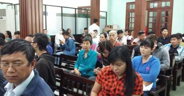 Người Sài Gòn đổ xô làm thẻ Căn cước công dân sau Tết