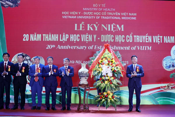 Phát triển y học cổ truyền là bảo tồn bản sắc, thể hiện tinh thần độc lập, tự cường dân tộc