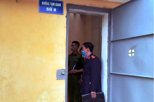 Công an Thái Bình thông tin về vụ việc nghi phạm vận chuyển, tàng trữ ma túy treo cổ tại nhà tạm giam Công an Thái Bình thông tin về vụ việc nghi phạm vận chuyển, tàng trữ ma túy treo cổ tại nhà tạm giam