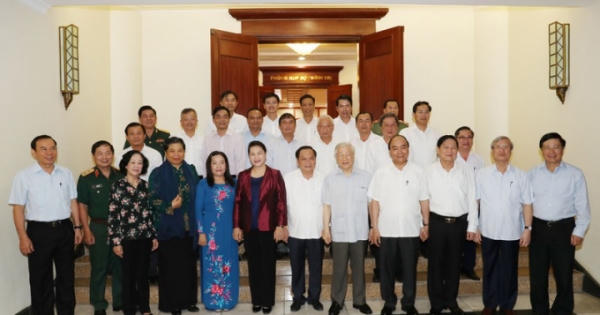 Bộ Chính trị làm việc với Ban Thường vụ Thành ủy Cần Thơ