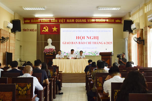 Các cơ quan báo chí tại Nghệ An kêu gọi, ủng hộ hơn 1,5 tỷ đồng cho người khó khăn Các cơ quan báo chí tại Nghệ An kêu gọi, ủng hộ hơn 1,5 tỷ đồng cho người khó khăn