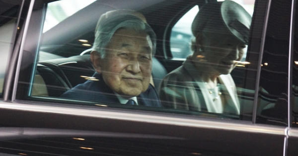 Những hình ảnh đầu tiên của Nhà vua và Hoàng hậu Nhật Bản tại Hà Nội Những hình ảnh đầu tiên của Nhà vua và Hoàng hậu Nhật Bản tại Hà Nội