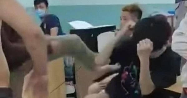 Gia đình 2 thiếu niên bị bảo vệ dân phố đánh gửi đơn yêu cầu khởi tố vụ án