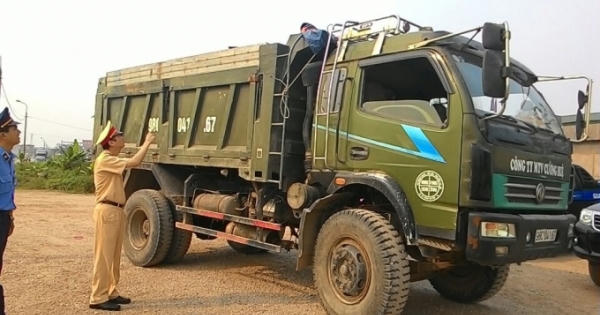 Bắc Giang: Năm 2017 Phòng CSGT xử lý hàng trăm trường hợp xe quá khổ, quá tải