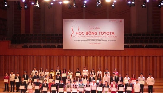 Toyota trao học bổng tài năng trẻ âm nhạc Việt Nam 2015 Toyota trao học bổng tài năng trẻ âm nhạc Việt Nam 2015