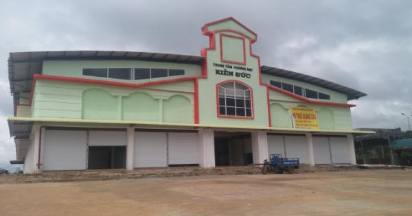 Địa ốc 24h: Dự án Trung tâm thương mại Kiến Đức xây chợ trá hình?