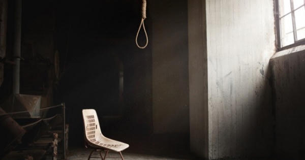 Thanh Hóa: Bàng hoàng phát hiện người phụ nữ tử vong trong tư thế treo cổ