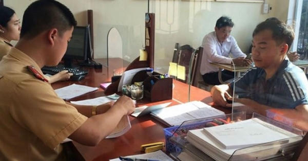 Băn khoăn quanh đề xuất đăng kí xe phải có tài khoản ngân hàng