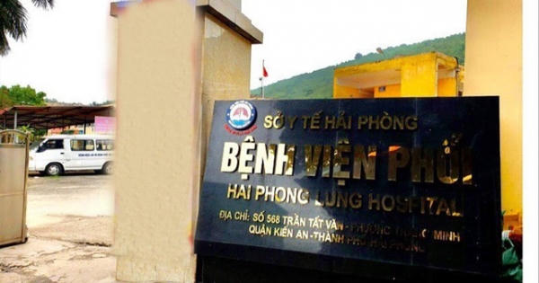 Hải Phòng: Phê bình Giám đốc Bệnh viện Phổi trong vụ viên chức tố 'kẹp' 4 triệu đồng vào hồ sơ xét bậc lương Hải Phòng: Phê bình Giám đốc Bệnh viện Phổi trong vụ viên chức tố 'kẹp' 4 triệu đồng vào hồ sơ xét bậc lương