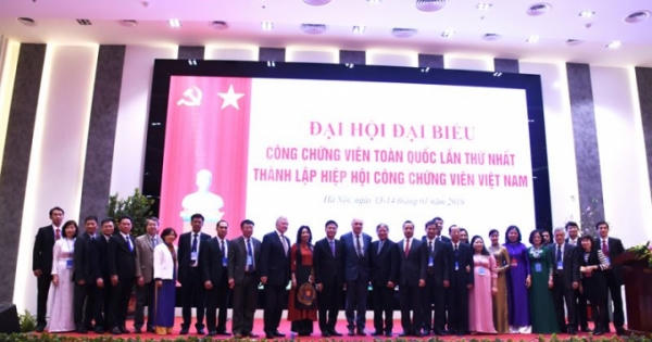 Khai mạc Đại hội Đại biểu công chứng viên toàn quốc lần thứ nhất Khai mạc Đại hội Đại biểu công chứng viên toàn quốc lần thứ nhất