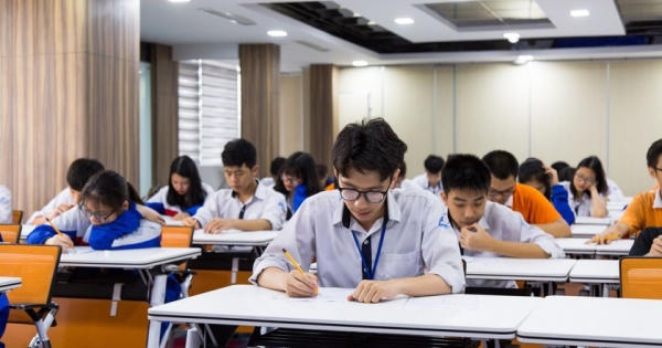 Băn khoăn 'cơn sốt' luyện thi chứng chỉ ngoại ngữ