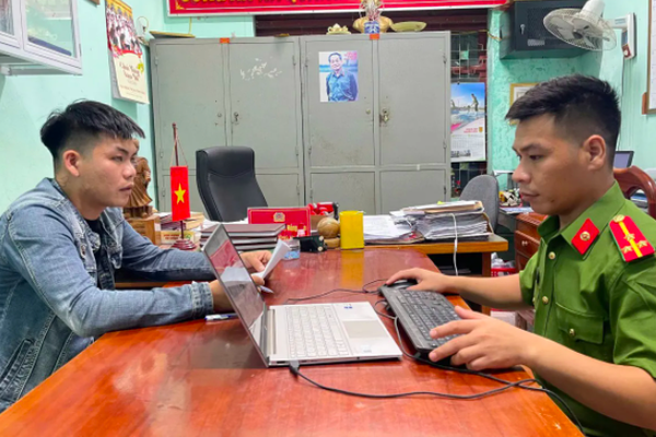 Dựng chuyện bị cướp dây chuyền vàng sau khi đem đi cầm cố do nợ nần