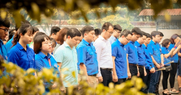 Đoàn thanh niên Bộ Tư pháp: Về Hà Tĩnh tri ân những bông hoa bất tử Đoàn thanh niên Bộ Tư pháp: Về Hà Tĩnh tri ân những bông hoa bất tử