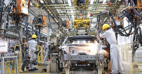 Nghiên cứu giảm 50% lệ phí trước bạ ô tô lắp ráp trong nước