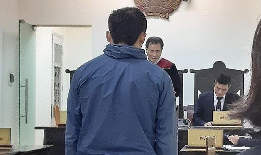 Gã làm thuê trộm nhiều lần vẫn được bà chủ xin giảm án