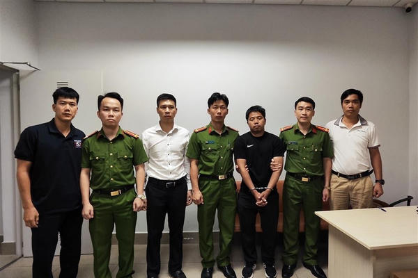 INTERPOL Việt Nam bàn giao đối tượng truy nã tại Hàn Quốc cho Công an Bắc Giang