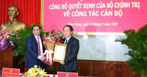 Ông Lê Tiến Châu nhận quyết định làm Bí thư tỉnh ủy Hậu Giang