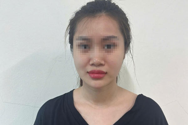 “Nữ quái” bán ma túy để người mua sử dụng bằng thuốc lá điện tử