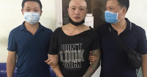Phá kính ô tô khống chế đối tượng truy nã đặc biệt nguy hiểm về tội "Giết người"