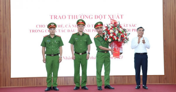Khen thưởng thành tích đột xuất lực lượng Công an huyện Lý Nhân