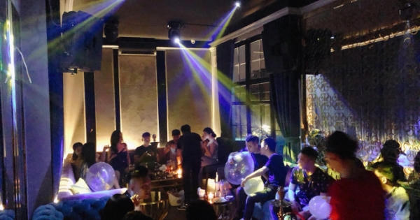 Sau phản ánh của Pháp luật Plus, Công an quận đã xử phạt nhiều tụ điểm kinh doanh bóng cười gây "nhức mắt"