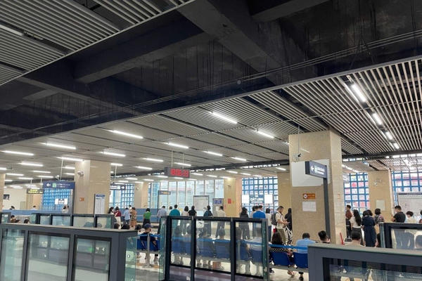 Tàu điện Cát Linh - Hà Đông dừng vì sự cố