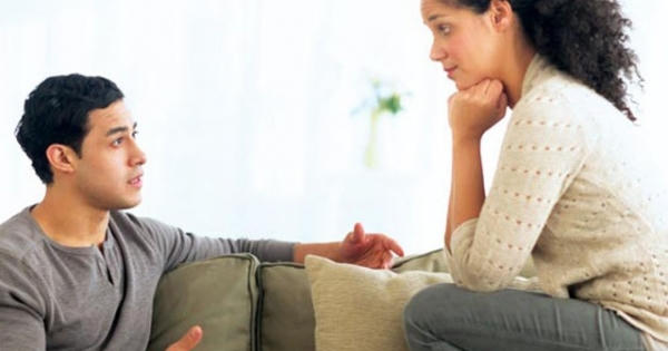 Đàn ông ngoại tình rất hay nói với vợ câu này khi về nhà