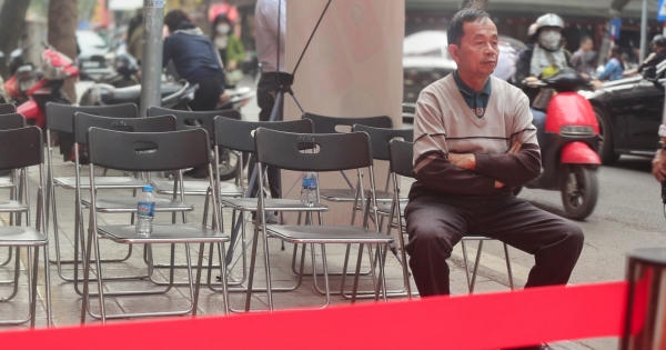 'Phố vàng' Hà Nội không còn cảnh chen lấn, xếp hàng dài ngày Vía Thần tài 2024