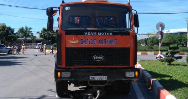 Bạc Liêu: Khởi tố tài xế xe ben gây tai nạn nghiêm trọng làm 2 người chết Bạc Liêu: Khởi tố tài xế xe ben gây tai nạn nghiêm trọng làm 2 người chết