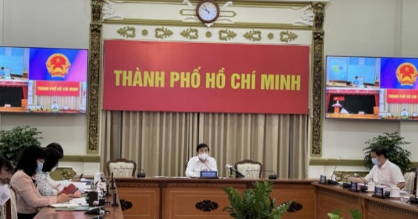 Phó Thủ tướng Vũ Đức Đam: TP HCM cần có kế hoạch để nhân dân đăng ký tiêm vaccine qua mạng