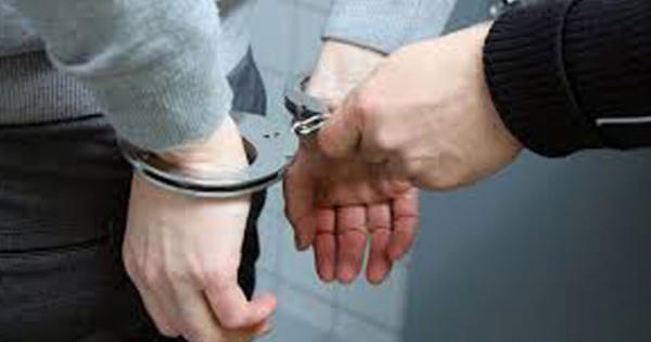 Lâm Đồng: Bắt nữ giáo viên rao bán đề thi viên chức giả giá 40 triệu/bộ