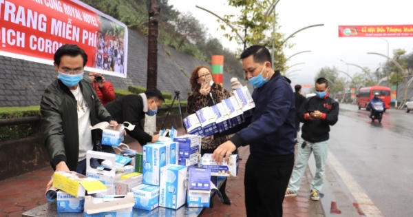 Lào Cai: Hàng nghìn khẩu trang được phát miễn phí cho người dân Lào Cai: Hàng nghìn khẩu trang được phát miễn phí cho người dân