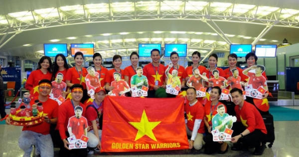 CĐV lên đường “tiếp lửa” cho Đội tuyển bóng đá quốc gia trận Tứ kết Asian Cup 2019 CĐV lên đường “tiếp lửa” cho Đội tuyển bóng đá quốc gia trận Tứ kết Asian Cup 2019