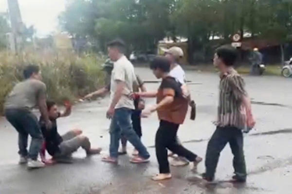 Điều tra vụ xô xát giữa 2 nhóm nhà xe khiến 3 người trọng thương ở Bình Phước