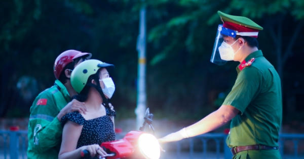 TP HCM: Những ai được ra đường sau 0h ngày 23/8 ?