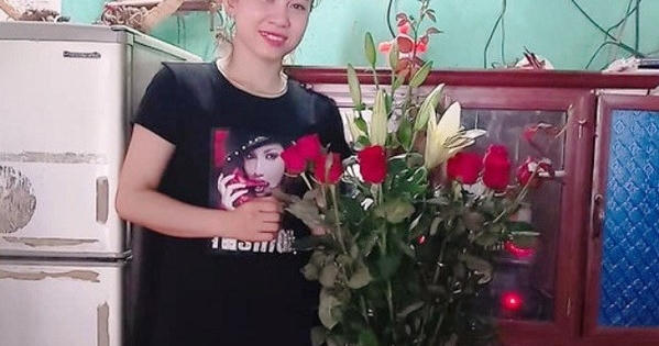 Nhận lại túi chứa khoảng 200 triệu đồng để quên, khách bật khóc cảm ơn chủ quán