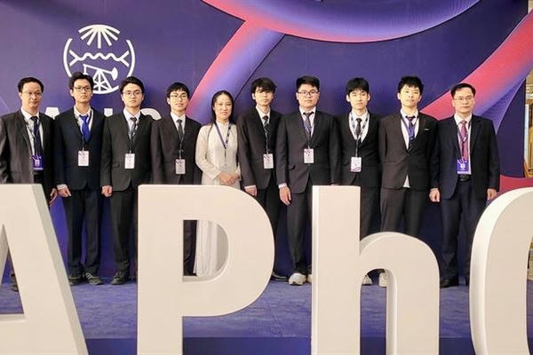 Hai nam sinh Nghệ An giành Huy chương Vàng và Bạc tại Kỳ thi Olympic Vật lý châu Á năm 2025