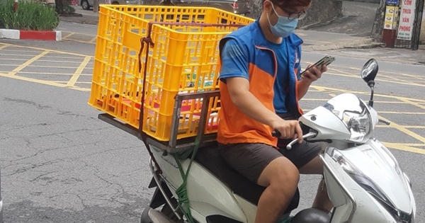 Hà Nội: Xử nghiêm vi phạm không đội mũ bảo hiểm khi giãn cách