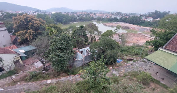 Nguyên nhân gây sạt lở tại phường Giếng Đáy là do khai thác đất sét