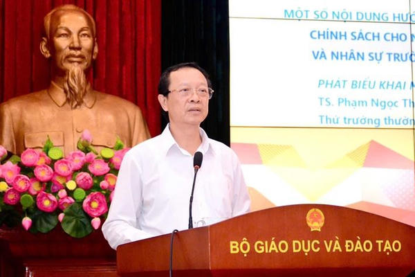 Xây dựng thế hệ học sinh đủ tầm để bước vào kỷ nguyên mới Xây dựng thế hệ học sinh đủ tầm để bước vào kỷ nguyên mới