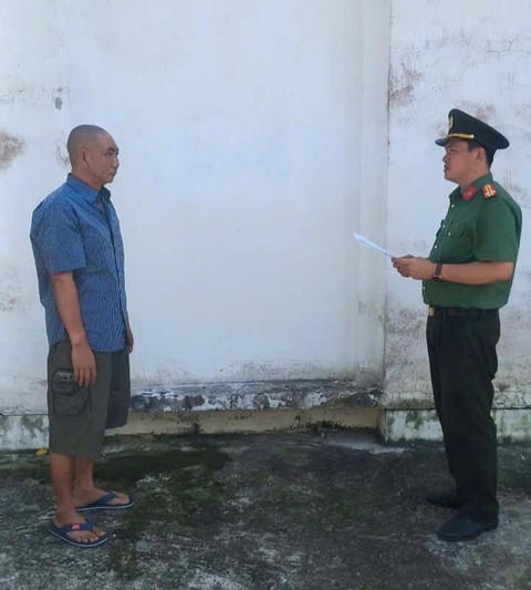 Khởi tố đối tượng “Tổ chức cho người khác xuất cảnh trái phép”